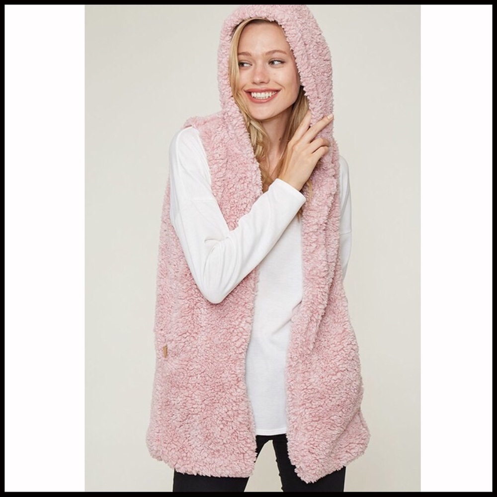 Two-Toned Sherpa Vest - Picture 4 of 8